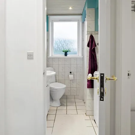 Nice Home In Middelfart With Wifi Дом отдыха