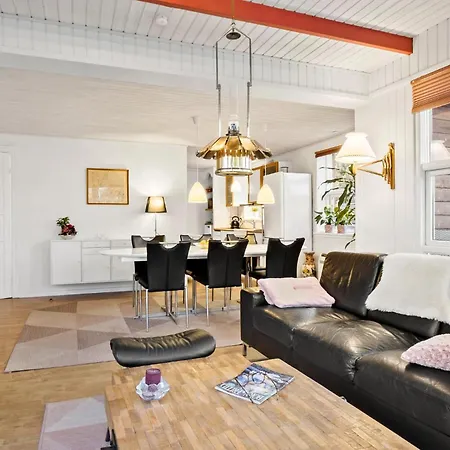 Дом отдыха Nice Home In Middelfart With Wifi *