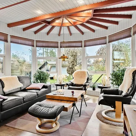 Nice Home In Middelfart With Wifi Дом отдыха Миддельфарт